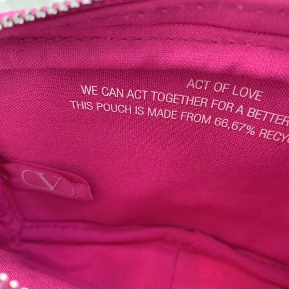 Valentino Beauty Pouch Hot Pink travel Bag makeup Clutch studded texture.